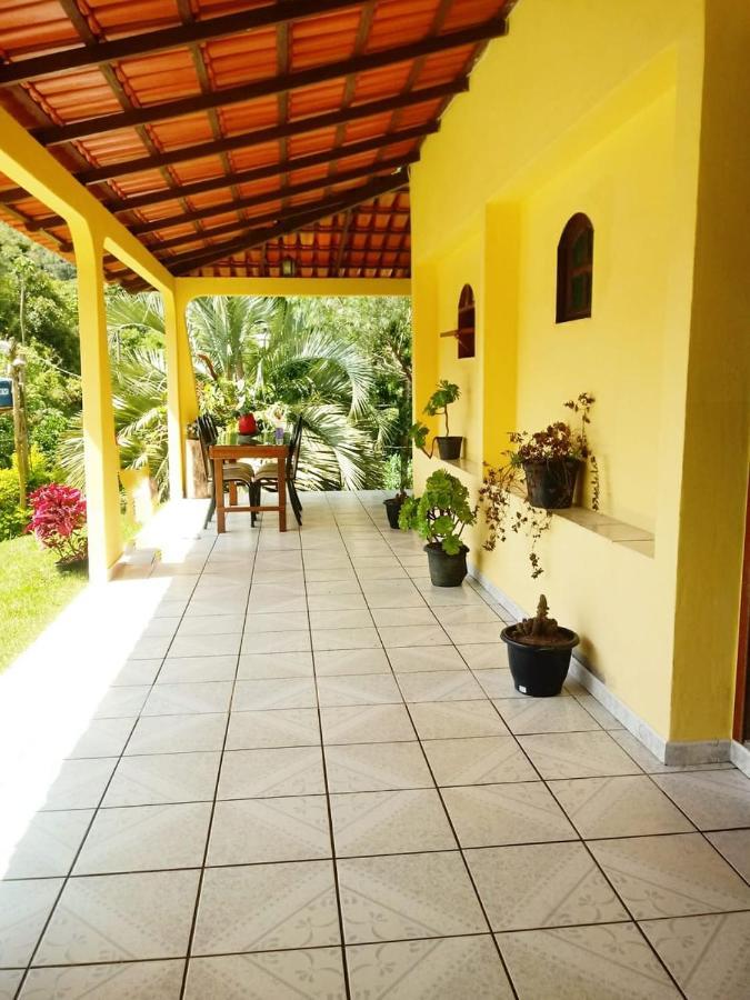 Casa Com Flores Công viên tiểu bang Pedra Azul Ngoại thất bức ảnh